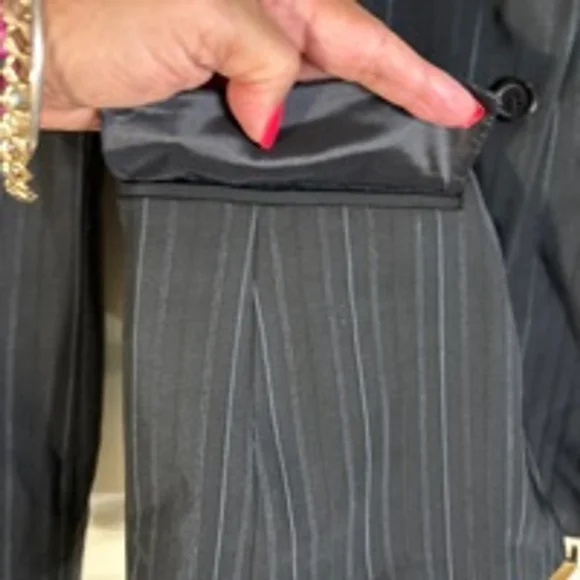 Women's Elie Tahari Blazer Size Unspecified Black Pinstripe(420T) - Picture 7 of 10
